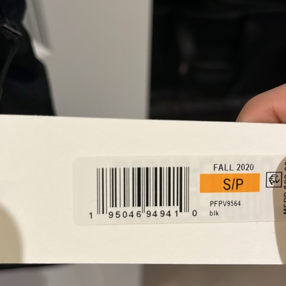 Calvin Klein puffer vest - Picture 6 of 6